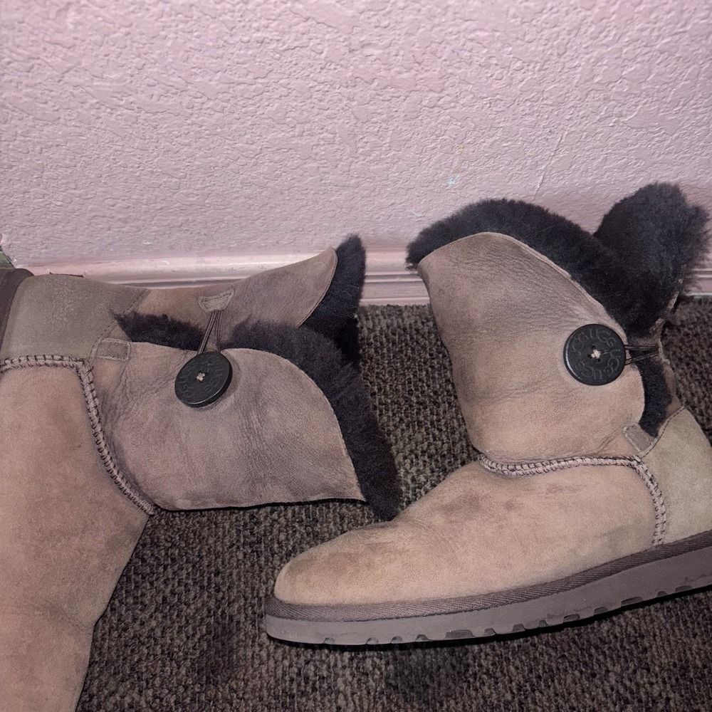 UGG Bailey Button II Brown Chocolate Fur Above Ankle Boots Womens 6